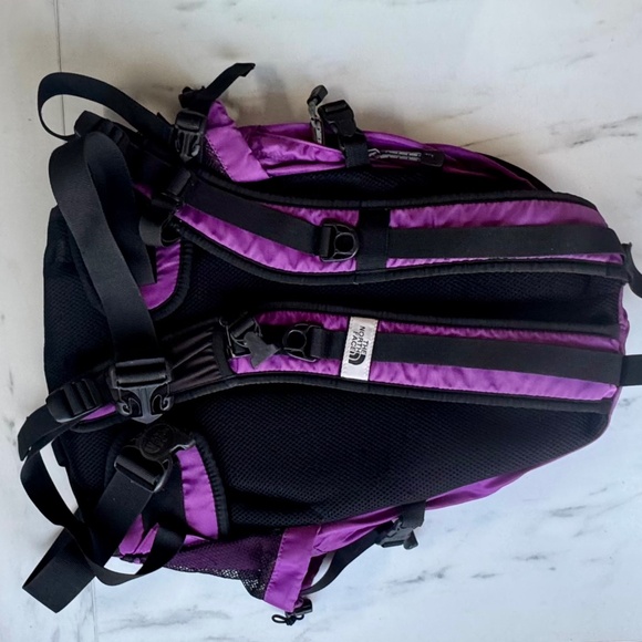 The North Face Recon Backpack hard to find Purple/Great Condition**minor flaw** - Picture 4 of 11